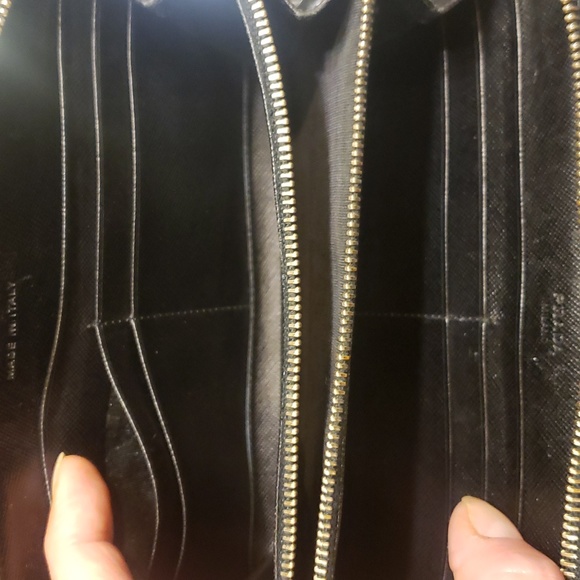Prada Nylon zippy wallet black - Picture 7 of 12